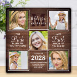Plaque Photo Rustic 5 Photo Collage de graduation personnalisée<br><div class="desc">Célébrez votre diplômé et offrez un cadeau spécial personnalisé avec cette plaque de graduation de collage photo personnalisée sur une conception rustique de bois de campagne. Cette plaque de collage photo unique est un souvenir précieux. Customisez avec 6 de vos photos préférées d'études supérieures ou collégiales, et personnalisez avec l'année...</div>