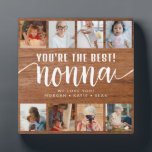 Plaque Photo Rustic Wood Photo personnalisée Vous êtes la meill<br><div class="desc">Une plaque de collage photo moderne et chic conçue avec huit photos customisées et une police de calligraphie script de "nonna" en bois rustique arrière - plan parfait comme cadeau pour votre vierge. (Photo avec l'aimable autorisation de Unsplash. Veuillez le remplacer par le vôtre.)</div>