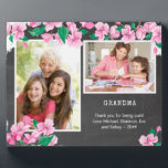 Plaque Photo Tableau noir de grand-mère et fleurs de cerisier 2<br><div class="desc">Plaque photo florale personnalisée pour votre grand-mère. Le modèle photo est configuré pour vous permettre d'ajouter deux de vos photos de famille préférées et, vous pouvez également ajouter votre message personnalisé et/ou votre ou vos nom(s). Le design présente une fleur de cerisier rose sur un arrière - plan en damier...</div>