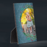 Plaque Photo Tablette de courge à feuilles<br><div class="desc">Une couronne de branches de pin, de baies et de feuilles sur un arrière - plan en denim bleu entoure votre photo préférée sur cette plaque de table qui a un chevalet intégré pour un affichage facile. Idéal comme cadeau ou pour afficher votre photo préférée dans votre propre maison. Vos...</div>