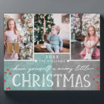 Plaque Photo Un joyeux petit collage photo de famille de Noël<br><div class="desc">Un Joyeux Petit Noël Famille Personnalisé 3 Photo Collage Plaque. Avec des polices modernes amusantes,  des baies,  et un arrière - plan turquoise et charbon de bois glacé! Remplacez par vos photos et envoyez un message de Noël personnalisé à votre famille et à vos amis !</div>