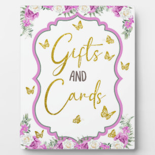 Plaque Photo Un petit papillon est sur le chemin de table