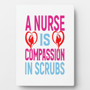 Plaque Photo Une infirmière est de la compassion en blouse