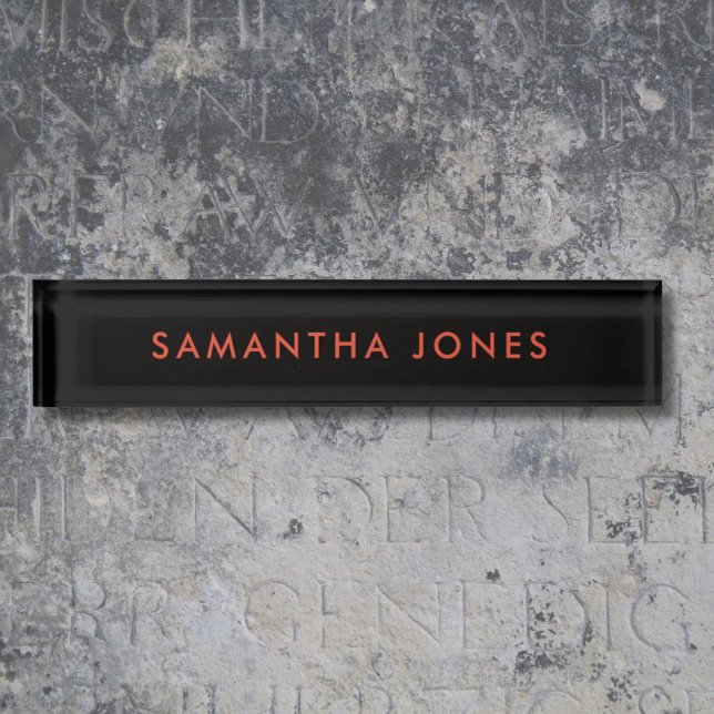 Plaque rouge minimaliste moderne noire rouge (black red name plate for desk with a modern minimalist and vintage gothic style.)