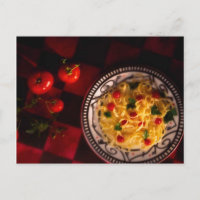 PLAT DE PÂTES EN CARTE POSTALE AVEC TOMATES