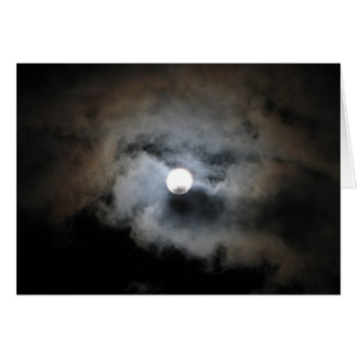 Pleine lune avec nuages