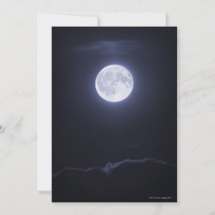 Pleine lune de couverture nuageuse
