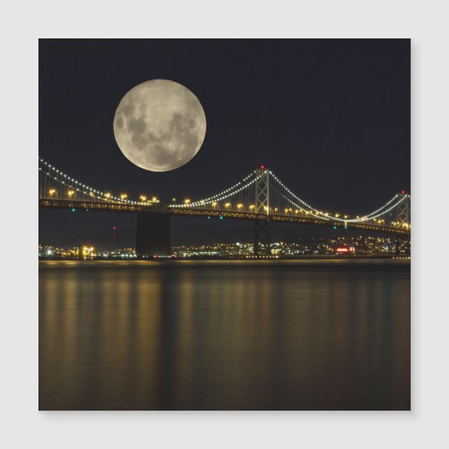 Pleine lune sur le pont Bay (Devant)