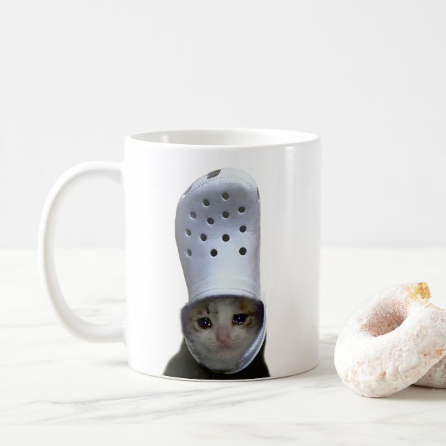 Pleurer Chat Croc Casquette Mème Mug Double Côté (Avec donut)