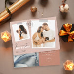 Plus La Faire-part de naissance De Rouille Du Merr<br><div class="desc">Une carte de vacances moderne comme une faire-part de naissance neutre en terre cuite claire sur l'avant et sombre sur le dos avec un simple message minimal "Plus le plus merrier" inclut des modèles pour 2 photos sur l'avant et 1 sur le dos Personnalisez avec vos noms, message court sur...</div>