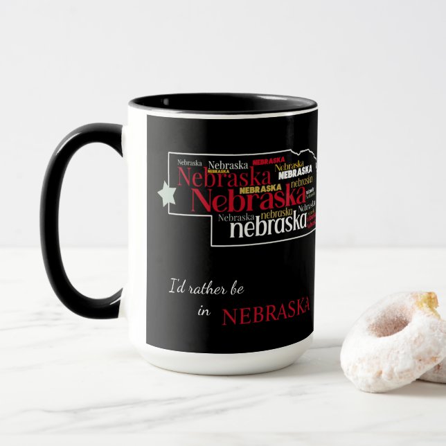 Plutôt être dans Nebraska Word Art Mug (Avec donut)