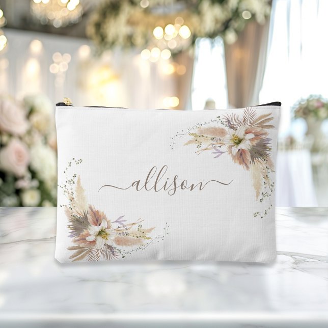 Pochette À Accessoires Boho, floral, Nom du cadeau (Boho, floral, gift Name accessory and makeup bag showcases a sleek gray-brown script font with elega)