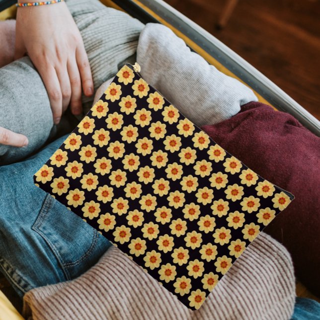 Pochette À Accessoires Dahlia jaune motif floral sur noir (In Situ)