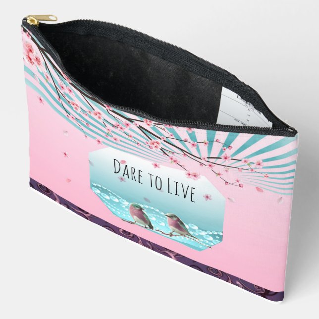 Pochette À Accessoires Dare to Live  (Ouvrir)