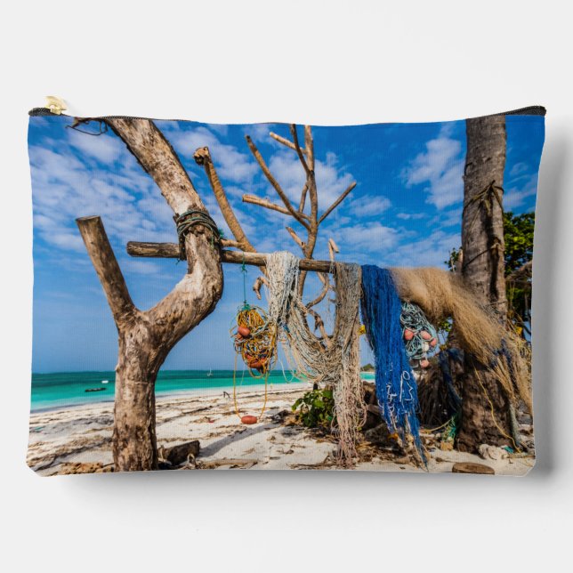 Pochette À Accessoires Filets de pêche séchant sur la plage (Recto)