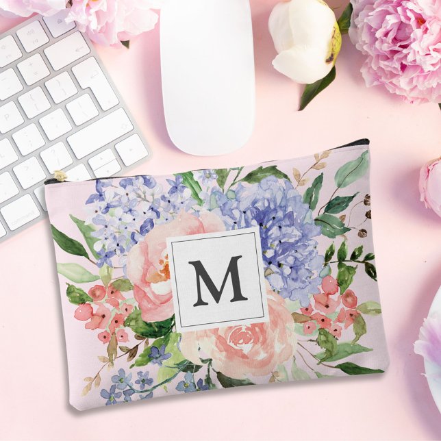 Pochette À Accessoires Fleurs de printemps bleu rose aquarelle monogrammé (In situ, on working table)