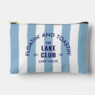 Pochette À Accessoires Flottant et portant un toast au Lake Club Blue Str