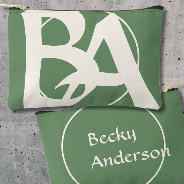 Pochette À Accessoires Initiales surdimensionnées en blanc et vert (Créateur téléchargé)