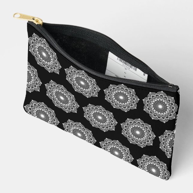 Pochette À Accessoires Mandala blanc sur fond noir (Ouvrir)
