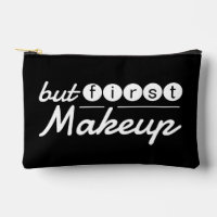 Maquillage drôle et fantaisiste noir et blanc de v