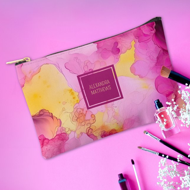Pochette À Accessoires Marbre rose et jaune Nom personnalisé (The perfect custom bag for make-up, a wallet, phone and just about everything!)