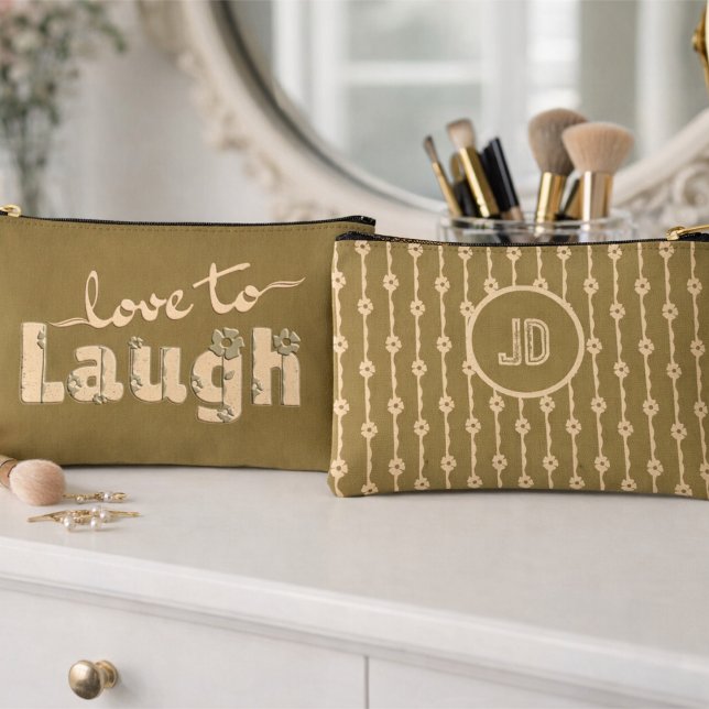 Pochette À Accessoires Marron Or & Crème Grand Texte Avec Fleurs (Cute two sided hand drawn slogan in cream with flower accents and custom initials on the back.)