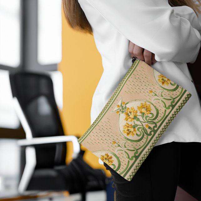 Pochette À Accessoires Médaille des Bouquets Jaunes Art Nouveau Mariage (Art Nouveau Yellow Bouquets Medallion Wedding Accessory Pouch In The Office)