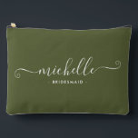 Pochette À Accessoires Mini-Martini Olive<br><div class="desc">Voici notre chic minimaliste Martini Olive Personnalisé Bridesmaid Accessory Pouch, un cadeau élégant et polyvalent conçu pour célébrer vos demoiselles d'honneur dans l'élégance. Cette poche accessoire est l'exemple du chic moderne, parfait pour toutes les occasions, des propositions de demoiselle d'honneur aux douches nuptiales. Conçu dans un style minimaliste, ce pochette...</div>