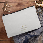 Pochette À Accessoires Monogram or gray | Minimaliste Elegant Moderne<br><div class="desc">Un design simple et élégant monogramme personnalisé dans une typographie dorée moderne minimaliste sur un élégant arrière - plan taupe douce gris. Les initiales et le nom du monogramme peuvent facilement être personnalisés avec la ligne de fonction pour rendre un design aussi unique que vous êtes! Le cadeau ou accessoire...</div>