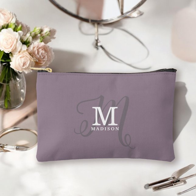 Pochette À Accessoires Monogramme élégant et nom calligraphie violet (Personalize with your name and monogram initial. Makes a lovely gift!)