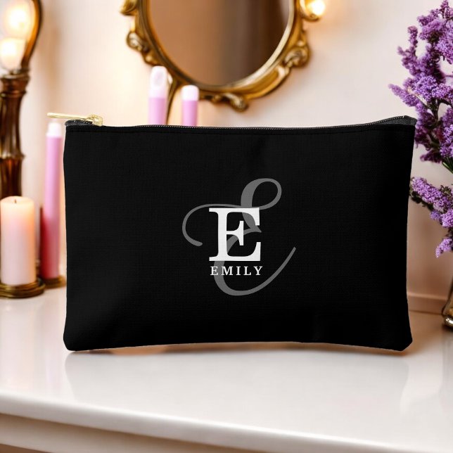Pochette À Accessoires Monogramme et nom de calligraphie stylée noire (Personalize with your name and monogram initial.)