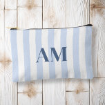 Pochette À Accessoires Monogramme initial minimaliste bleu moderne<br><div class="desc">Créez votre propre sac de maquillage et cosmétique personnalisé avec des initiales minimalistes modernes et un nom de monogramme de calligraphie de script.</div>