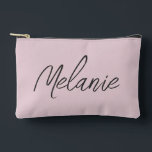 Pochette À Accessoires Monogramme Nom Élégant Moderne Minimaliste Rose<br><div class="desc">Monogramme Nom Élégant Moderne Minimaliste Pinceau Accessoire Pouch. Personnalisez avec élégance votre nom personnalisé.</div>