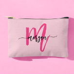 Pochette À Accessoires Monogramme rose chaud Nom de la fille Script<br><div class="desc">Organisez vos articles essentiels en style avec notre Pouch Accessoire pour Fille de Monogramme Hot Pink ! Doté d'un design rose chaud audacieux, ce sac est personnalisé avec votre nom dans une police de script élégante pour une touche personnalisée chic. Parfait pour stocker des cosmétiques, papeterie ou petits accessoires, il...</div>