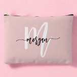 Pochette À Accessoires Monogramme rose élégant Nom de la fille Script<br><div class="desc">Améliorez votre style grâce à la pochette d'accessoires de script Stylish Pink Monogram Name Girl's Script. Cet élégant sac rose vif est doté d'un monogramme de script personnalisé, offrant un mélange de sophistication et de fonctionnalité. Idéal pour l’organisation de cosmétiques, de petits gadgets ou de papeterie, il est fabriqué à...</div>