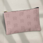 Pochette À Accessoires Monogramme rose moderne femmes or<br><div class="desc">PixeliaDesigns's Pink Monogram Simple Modern Women's Golf Accessory Pouch, un compagnon polyvalent conçu pour la femme moderne en déplacement. Conçu dans une teinte rose poussiéreuse sophistiquée, ce pochette présente un design monogramme élégant alliant simplicité et élégance moderne. Parfait pour les amateurs de golf ou comme un sac de maquillage de...</div>