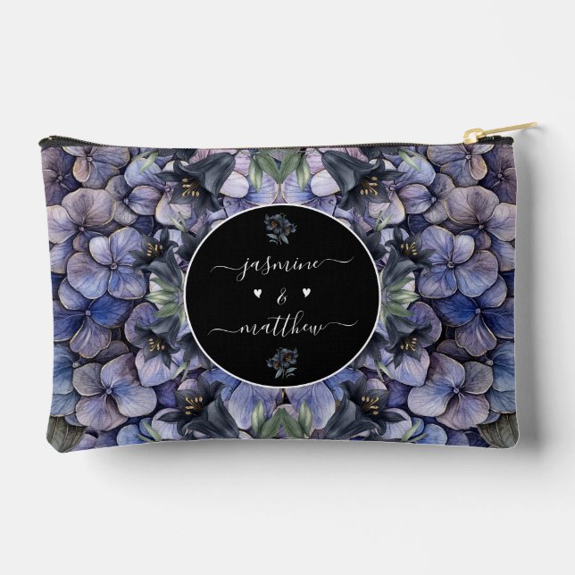 Pochette À Accessoires Moody Black Floral Classic Couple Names Wedding (Verso)