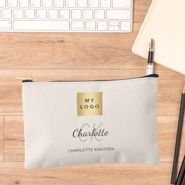 Pochette À Accessoires Nom du logo d'entreprise beige monogramme (Créateur téléchargé)