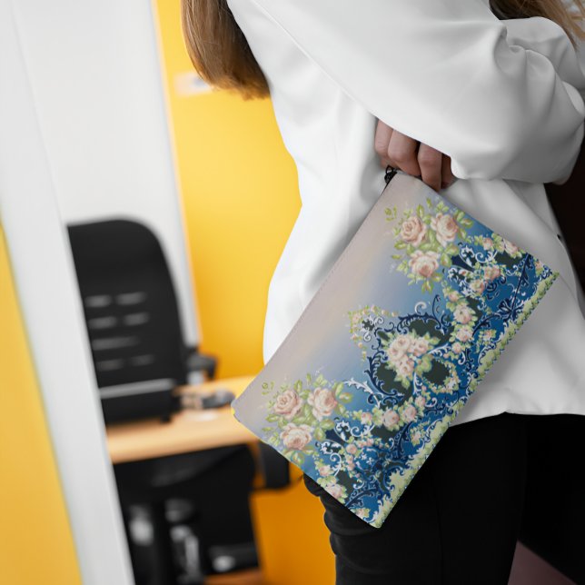 Pochette À Accessoires Trellis Midnight Blue Rose White Bouquets Roses (Trellis Midnight Blue Pink White Bouquets Roses Accessory Pouch In The Office)