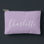 Pochette À Accessoires Typographie de script moderne Nom simple Orchidée<br><div class="desc">Cet élégant sac accessoire est doté d'un nom de typographie script moderne en violet lilas doux avec un accent floral délicat. Idéal pour organiser le maquillage, les objets de voyage ou comme un ajout chic à votre collection de sacs, il allie simplicité et raffinement. Idéal pour ceux qui aiment le...</div>