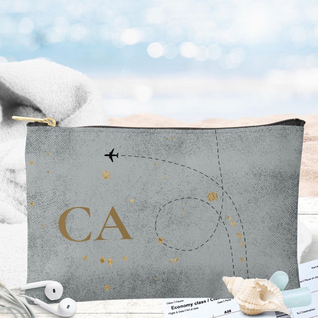 Pochette À Accessoires Voyage minimal de monogramme d'or gris ardoise d'a (Minimal Airplane Slate Gray Gold Monogram Travel Accessory Pouch ©Sachers - Sunny Wanderlust 🌞✈️)