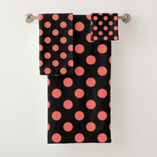 Pois coralliens vivants sur noir