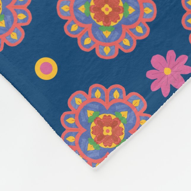 Pois de fleurs Rangoli sur couverture en polaire b (Coin)