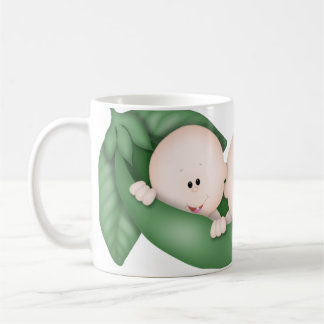 POIS de TRIPLETS DANS une tasse de tasse de café