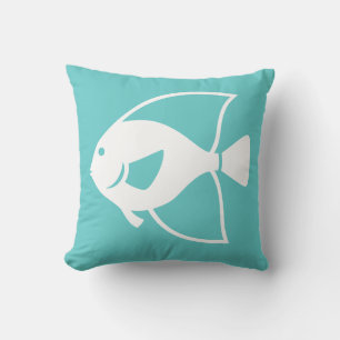 poisson blanc sur coussin bleu turquoise