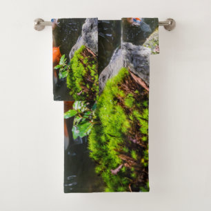 Poisson Koi dans un étang