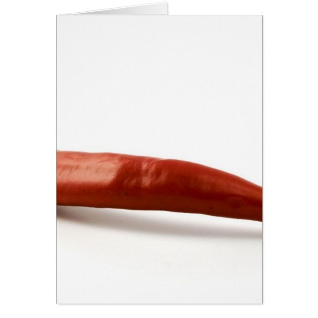 Poivre de piments d'un rouge ardent sur l'arrière (Devant)