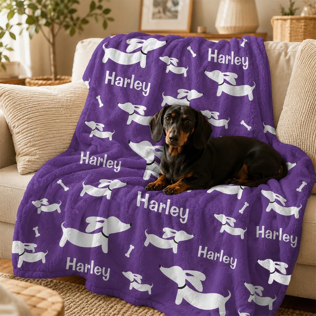 Polaire Couverture de teckel violet personnalisée pour mam (wiener dog blanket - purple personalized with your wiener dog's name)