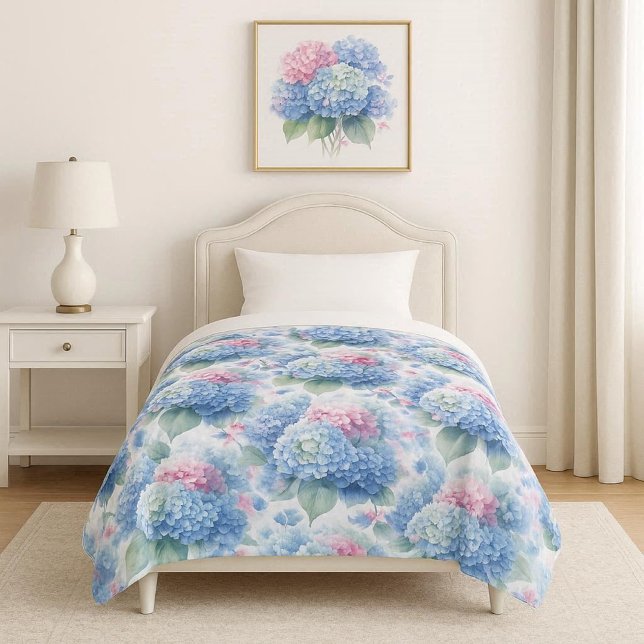 Polaire Couverture en molleton à motif hydrangea floral bl (60x80 large fleece blanket on twin bed, Mockup is a display )