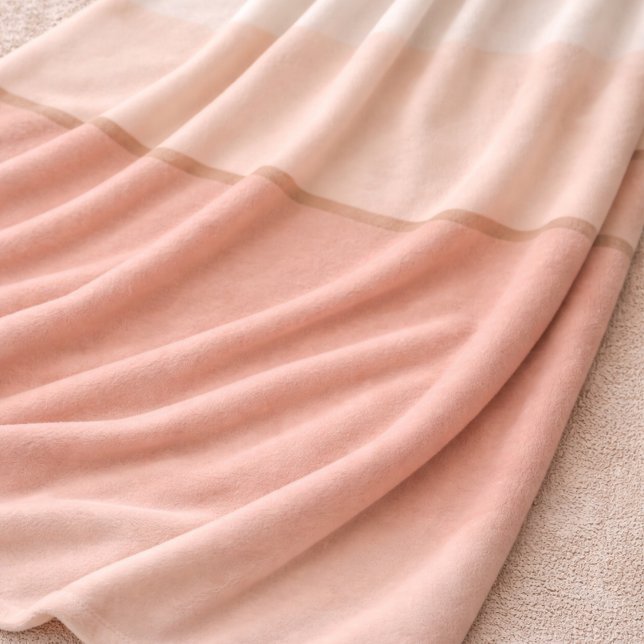 Polaire Couverture en molleton ombré rose tendre (Ivory to blush ombre with a taupe line brings soft structure to modern neutral spaces.)